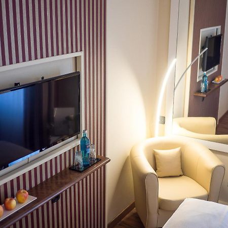 Hotel Primula Тройсдорф Экстерьер фото