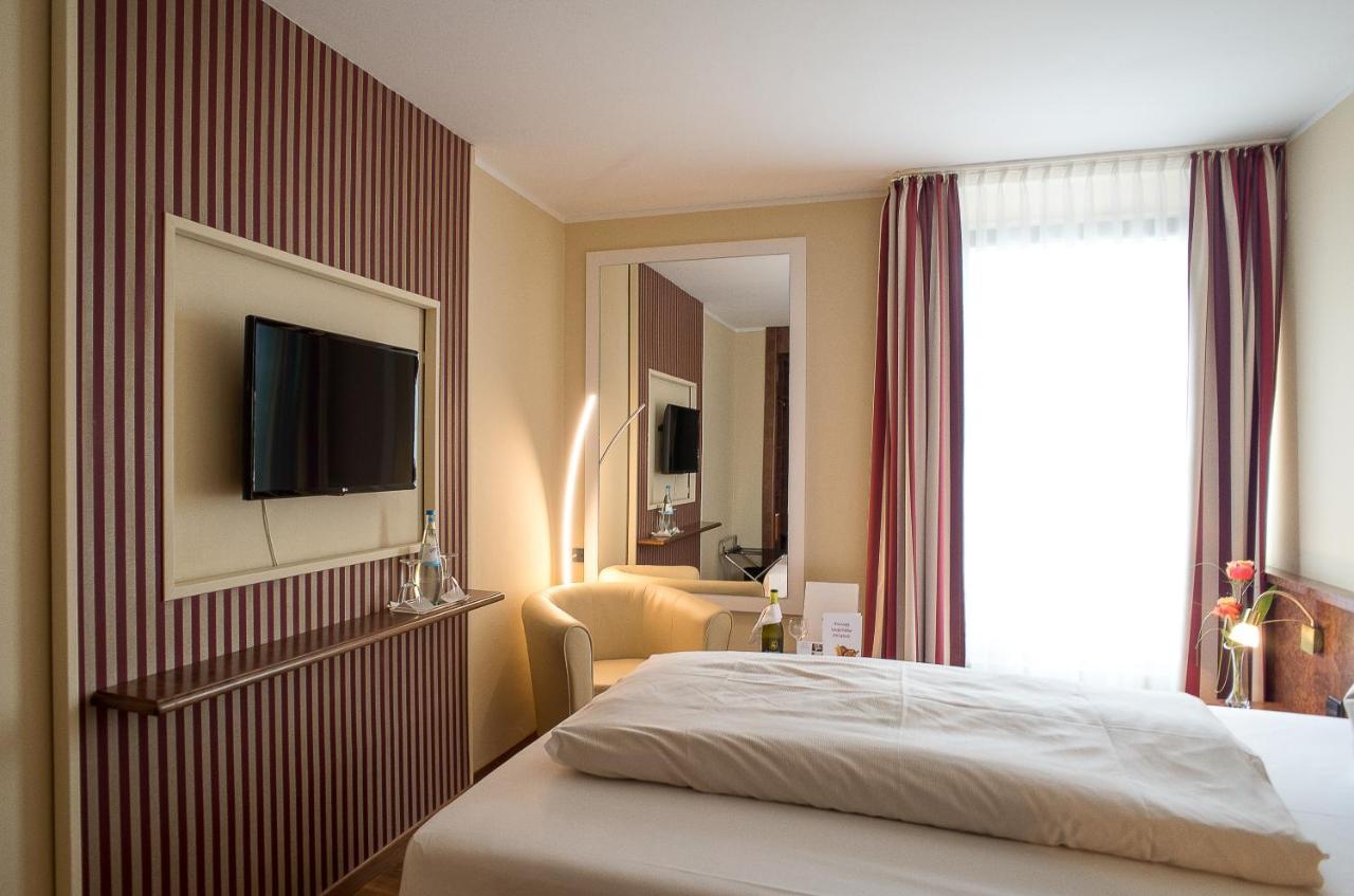 Hotel Primula Тройсдорф Экстерьер фото