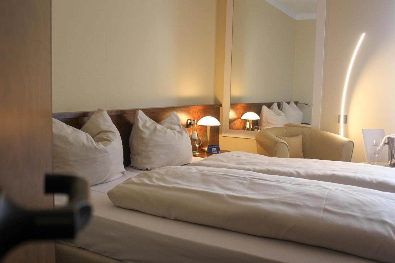Hotel Primula Тройсдорф Экстерьер фото
