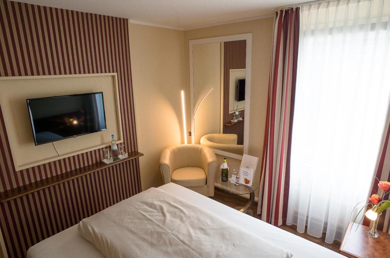Hotel Primula Тройсдорф Экстерьер фото